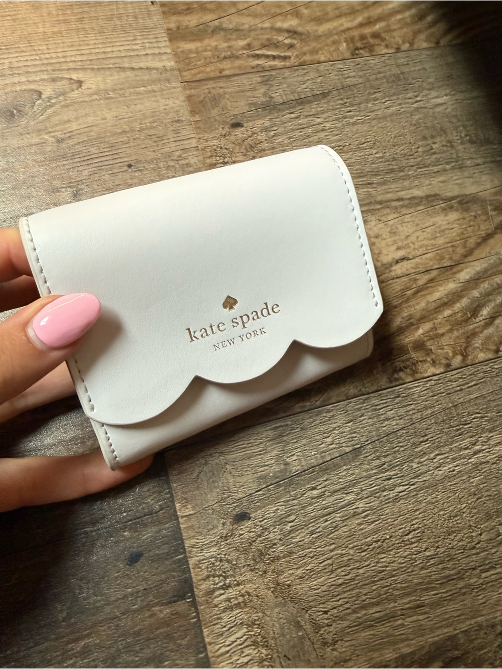 kate spade White Scallop-Edge Card Wallet with Gold Logo